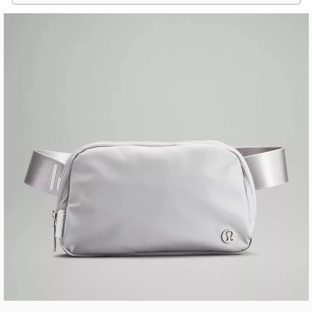 🆕 RARE LULULEMON EVERYWHERE BELT BAG (SILVER DROP/WHITE WORDMARK) - NEW COLOR